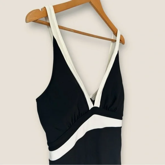 Dkny Black and White Colorblock One Piece Swimsuit - Picture 6 of 11